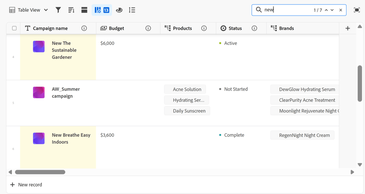 Suchfeld mit Ergebnissen mit blauer Kontur in der Tabellenansicht