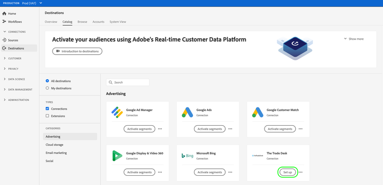 Captura de pantalla de la interfaz de usuario del Experience Platform, que muestra la página del catálogo de destinos con el control de configuración resaltado.