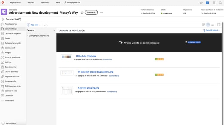 Una imagen del área Documentos de un proyecto de Workfront con el cursor pasando el ratón por encima de la lista de documentos y el mensaje Arrastrar y soltar documentos aquí visible.
