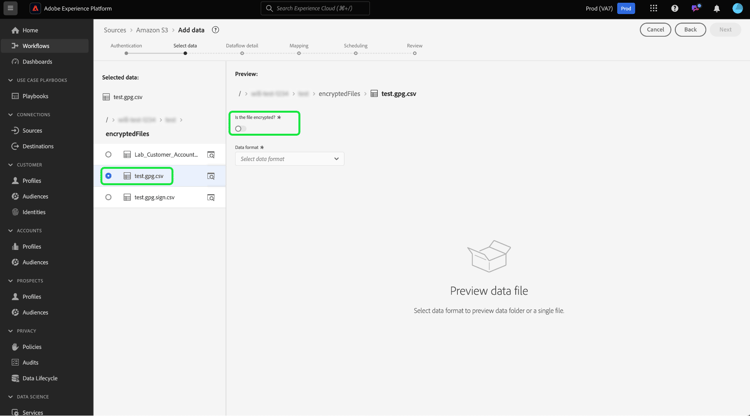 Étape de « sélection des données » du workflow des sources, où un fichier de données chiffré est sélectionné pour l’ingestion.