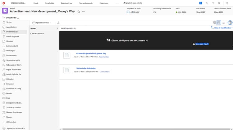 Image de la zone Documents dans un projet Workfront avec le curseur sur la liste des documents et le message Faites glisser des documents ici visible.