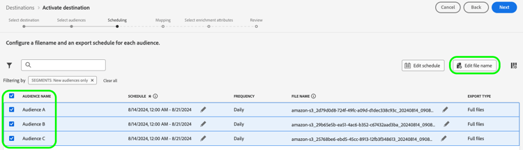 スケジュール設定ステップの「ファイル名を編集」オプションがハイライト表示された Experience Platform ユーザーインターフェイスの画像。