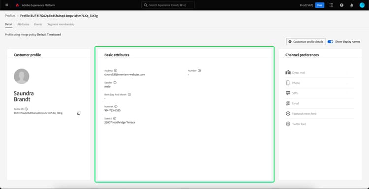 세그먼트 빌더 캔버스에서 PartnerID 계산 특성과 개인 전자 메일 주소 특성이 강조 표시됩니다.
