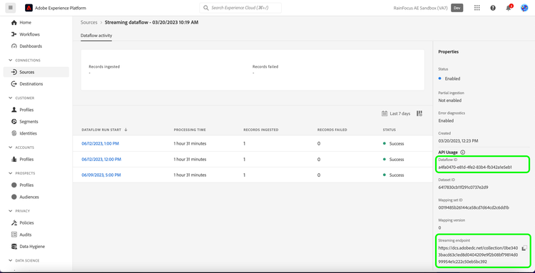 de dataflow activiteitenpagina in de bronwerkruimte, met het stromen eindpunt URL benadrukte.