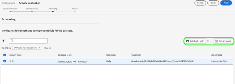 Imagem da interface do usuário do Experience Platform destacando a opção Editar agendamento e pastas na etapa de agendamento.