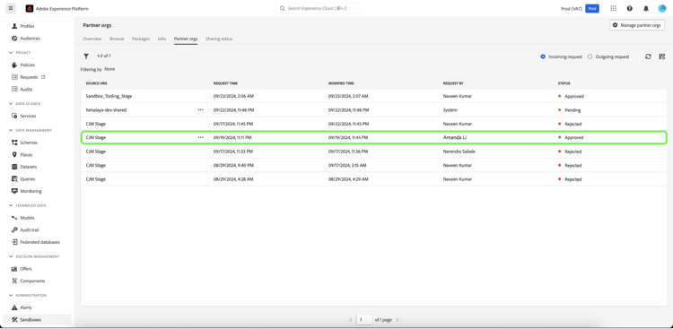 Lista de solicitações de entrada com Aprovado realçado.