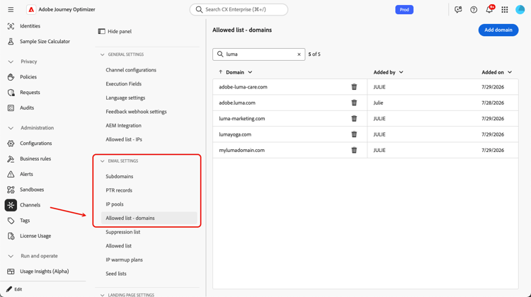 Lista de permissões - página de domínios mostrando domínios aprovados com suas informações de data e hora adicionadas