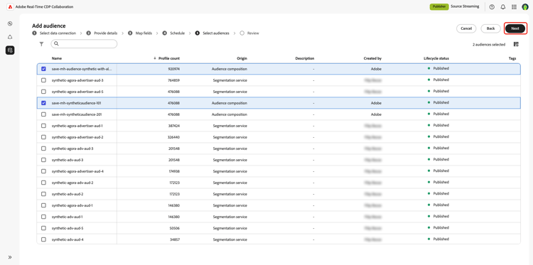 O espaço de trabalho Adicionar públicos-alvo com uma lista de públicos-alvo disponíveis.