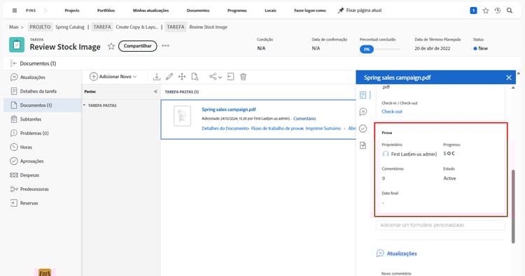 Uma imagem da seção Documentos de um projeto com uma revisão selecionada e o painel de resumo expandido. O ícone do painel de resumo e o painel de resumo estão realçados.