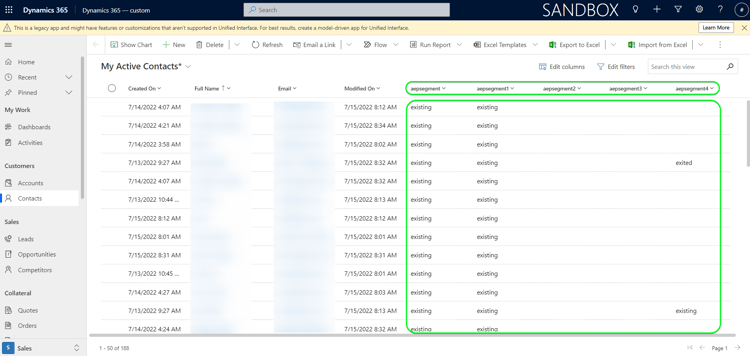 Dynamics 365 UI屏幕截图显示“联系人”页面中受众状态已更新。