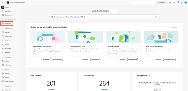左侧导航面板中突出显示“行动手册”选项的Platform UI。